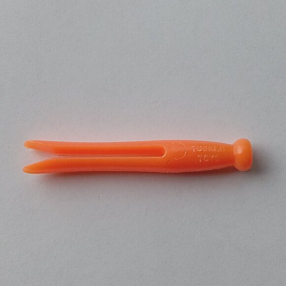 🎯 10 for $12 / Tucker Toys Miniature Doll Accessory Orange Clothespin - Picture 6 of 11
